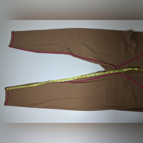 Fabletics XL Womens Brown Waffle Legging with Pink Trim Preowned - Picture 7 of 10